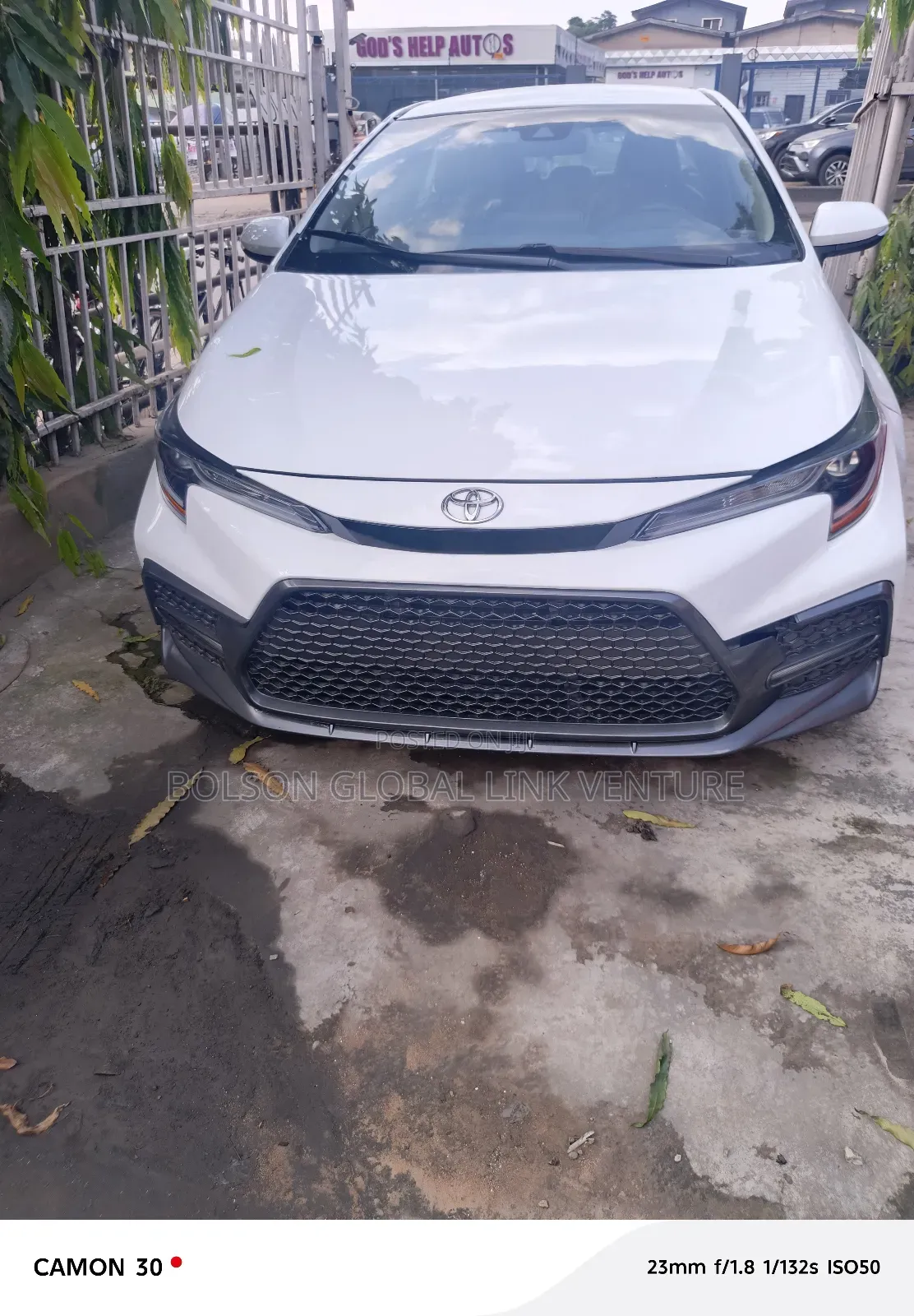 Toyota Corolla LE 2021 White