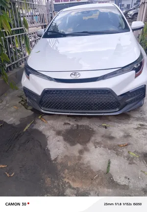 Toyota Corolla LE 2021 White