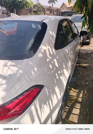Toyota Corolla LE 2021 White