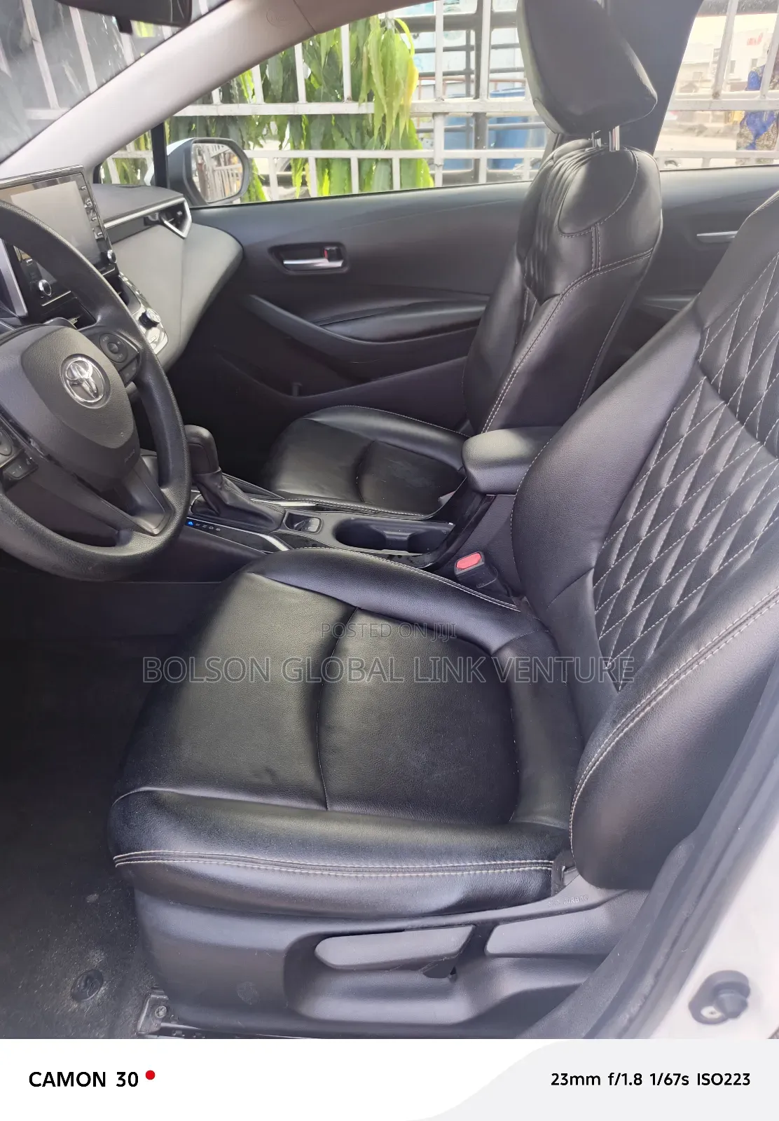 Toyota Corolla LE 2021 White
