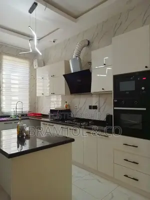 Furnished 5bdrm Townhouse / Terrace in Asokoro for rent