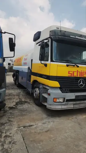 Super Clean Mercedes Benz Actros Diesel Tank Truck 18,500 Liters