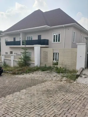 4bdrm Duplex in Dakwo District for sale