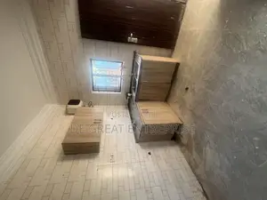 4bdrm Townhouse / Terrace in Private, Gaduwa for rent
