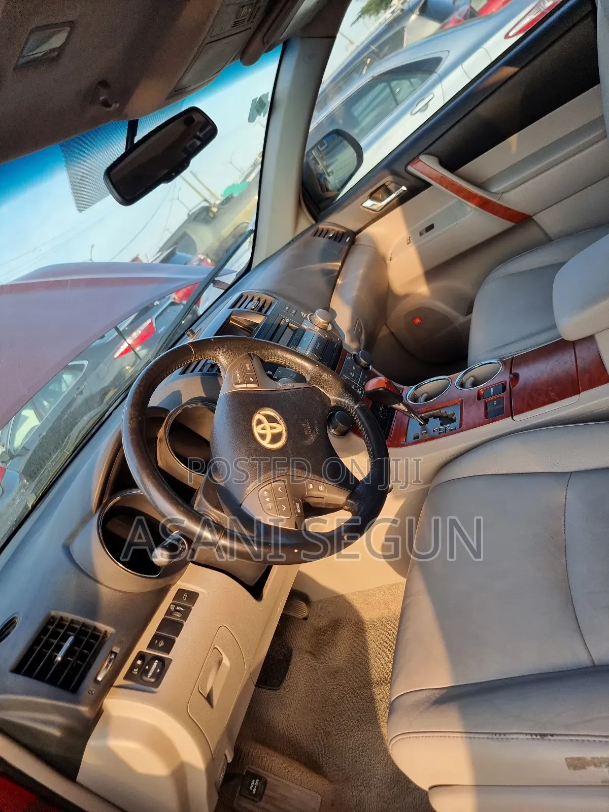 Toyota Highlander Limited 2011 Beige