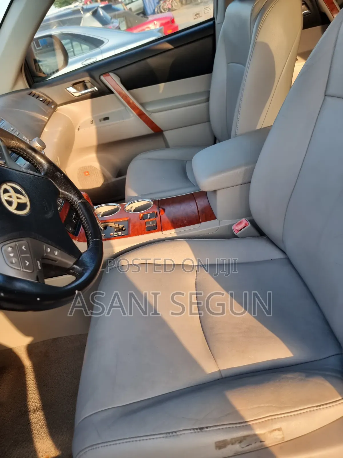 Toyota Highlander Limited 2011 Beige