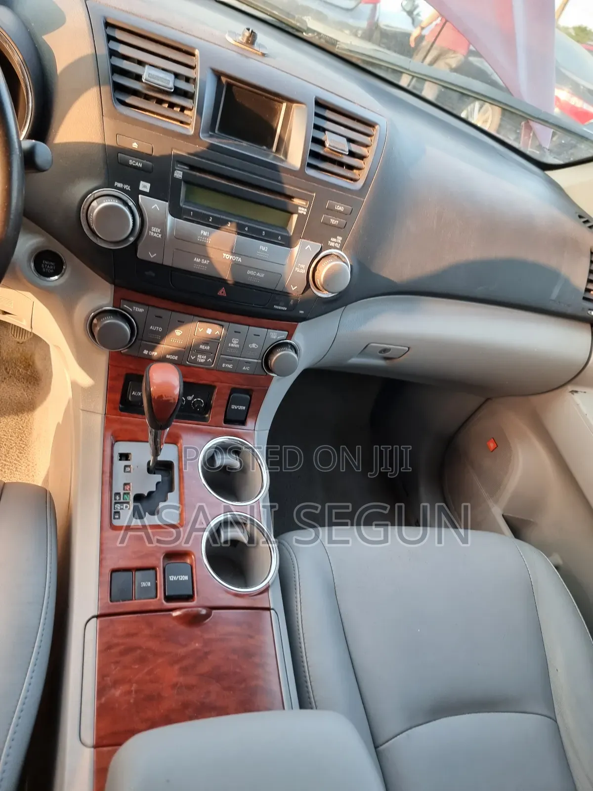 Toyota Highlander Limited 2011 Beige