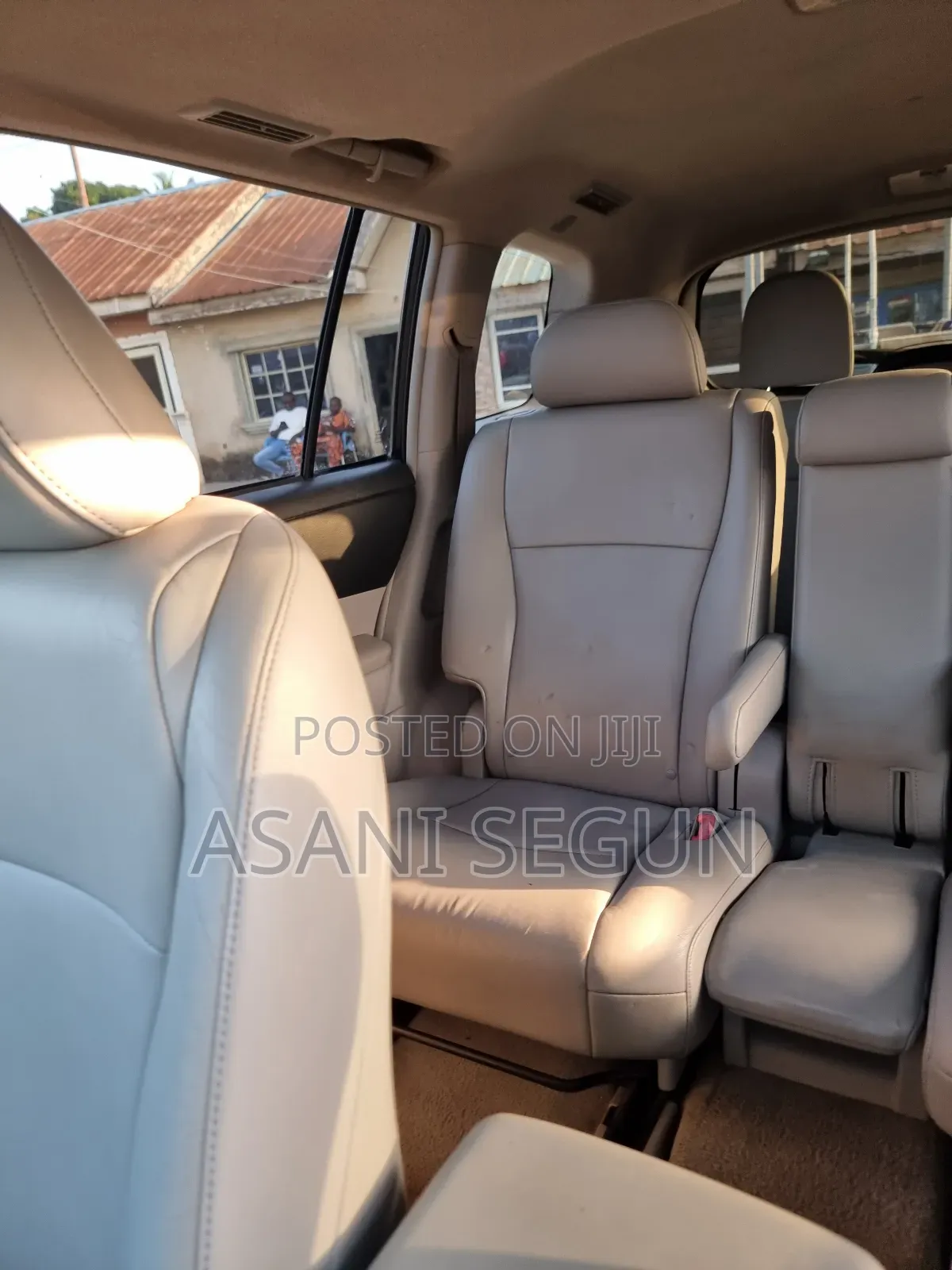Toyota Highlander Limited 2011 Beige