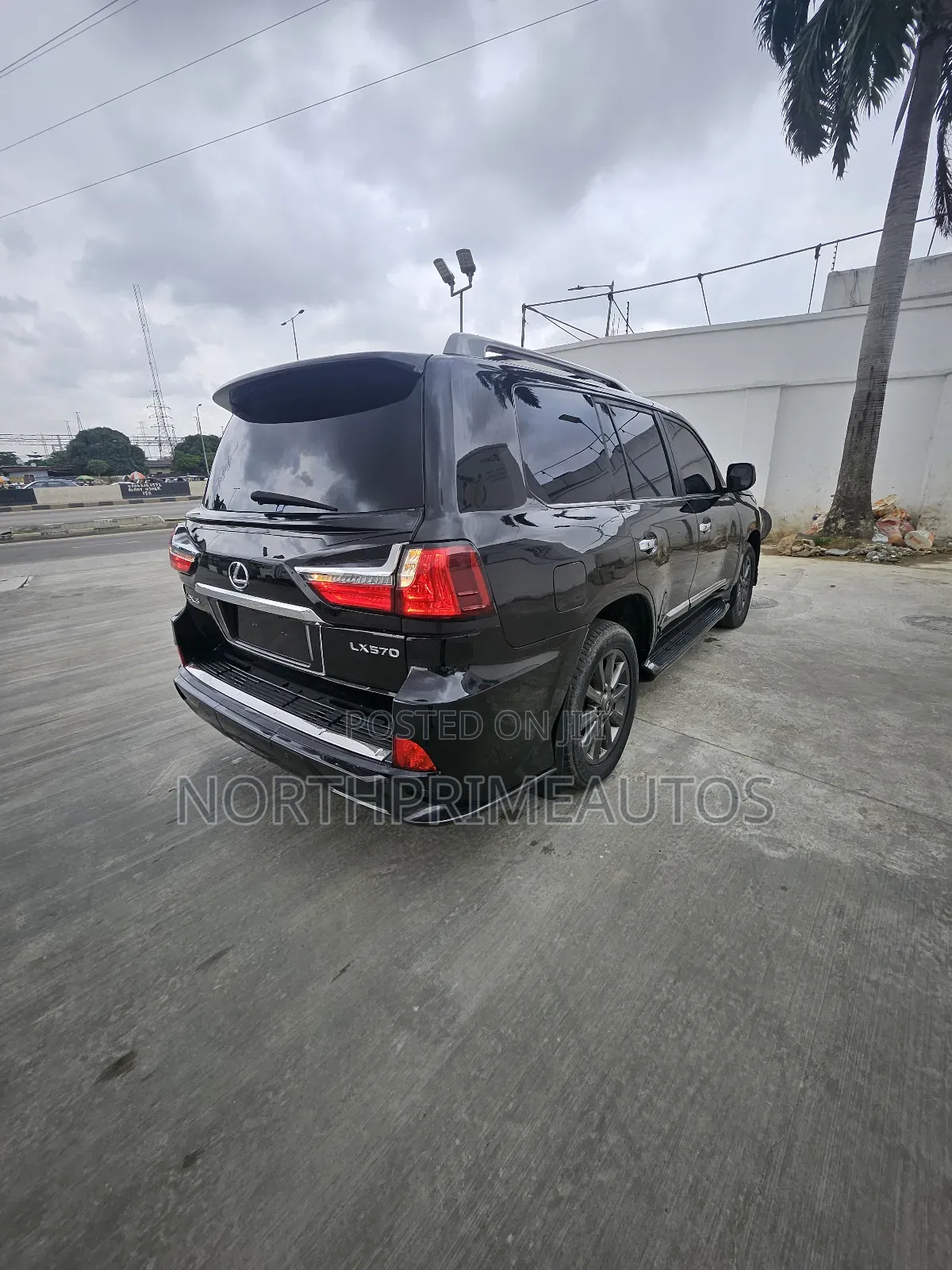 Lexus LX 570 2010 Black