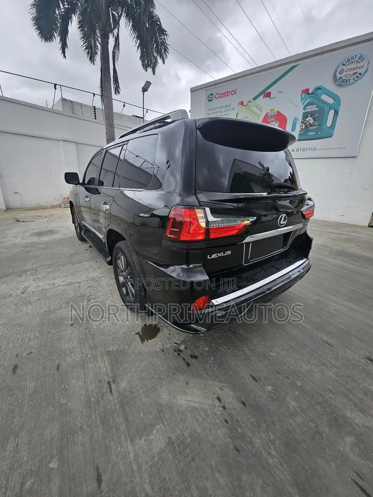 Lexus LX 570 2010 Black