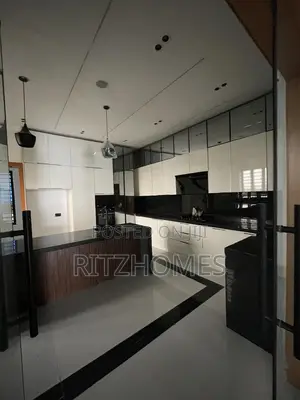 5bdrm House in Ado / Ajah for sale