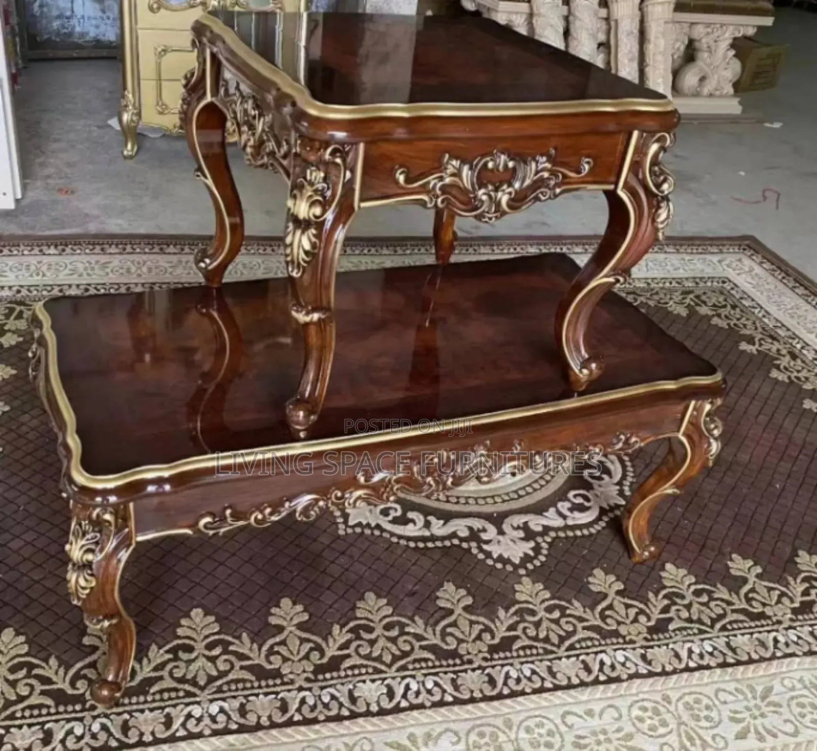 High-Quality Royal Center Table With 2 Side Stools