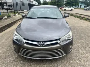 Toyota Camry LE 4dr Sedan (2.5L 4cyl 6A) 2015 Gray
