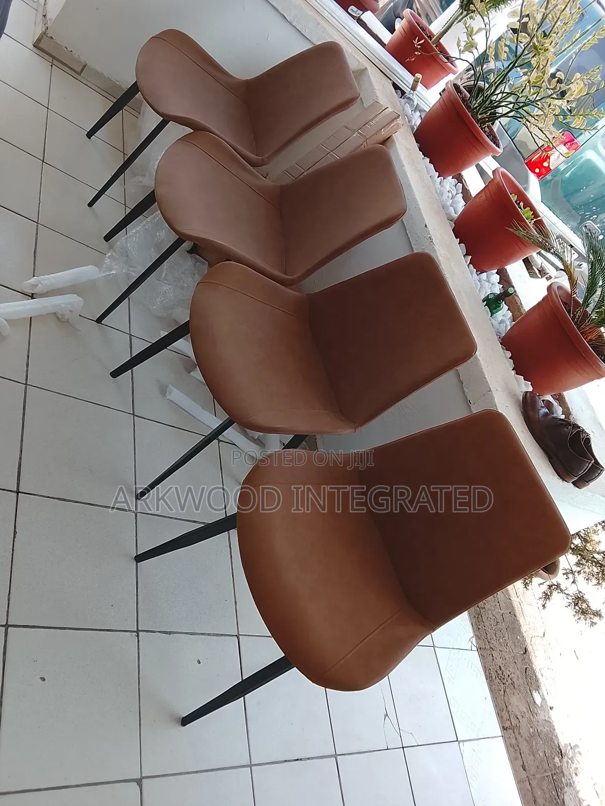 Iron Leg Dining Table With Four Chairs