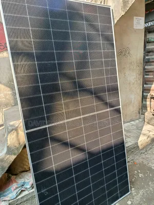 600watt Jinko Solar Panel Halfcourt
