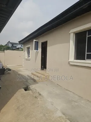 1bdrm Block of Flats in Unilag Estate Magodo for rent