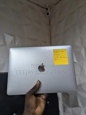 Laptop Apple MacBook Pro 2020 8GB Intel Core I3 SSD 128GB