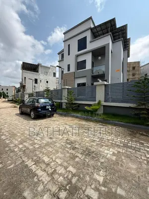 5bdrm Duplex in Guzape District for sale