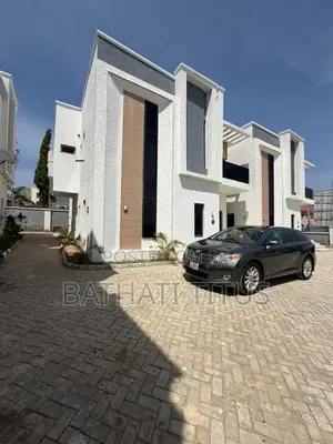 5bdrm Duplex in Kaura for sale