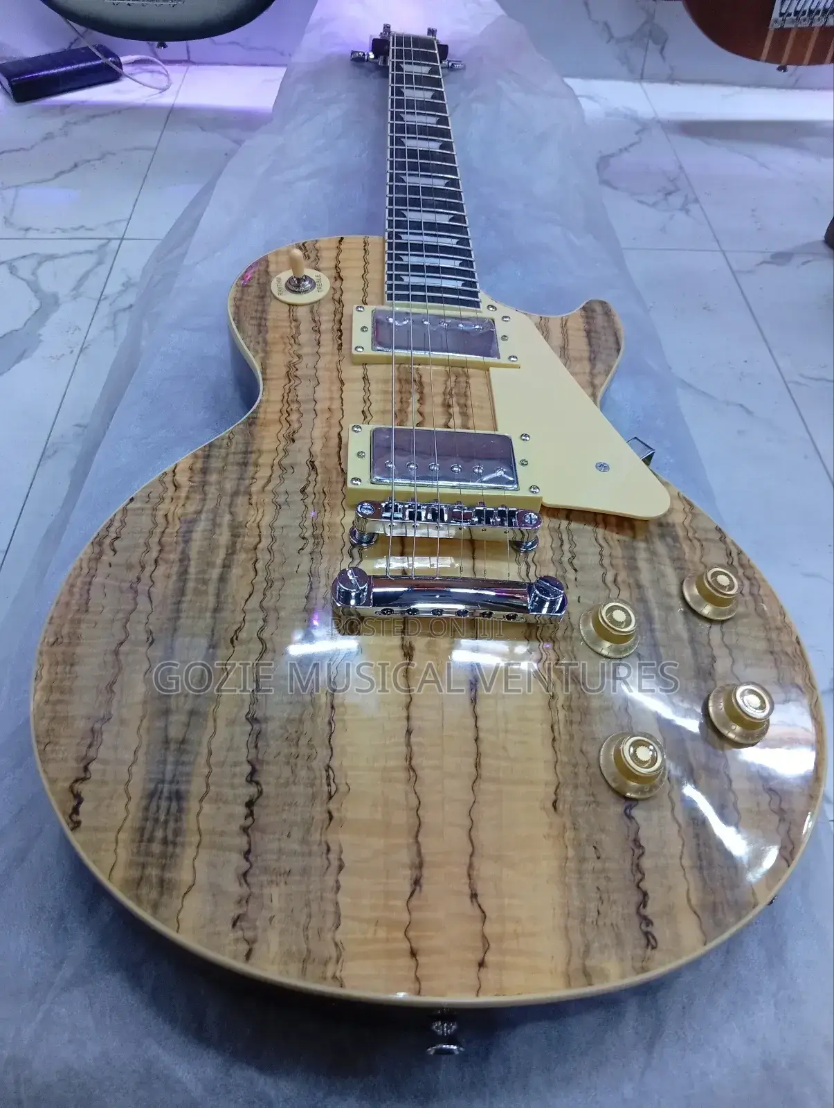Gibson Less Paul 6 Strings Electric Lead Guitar
