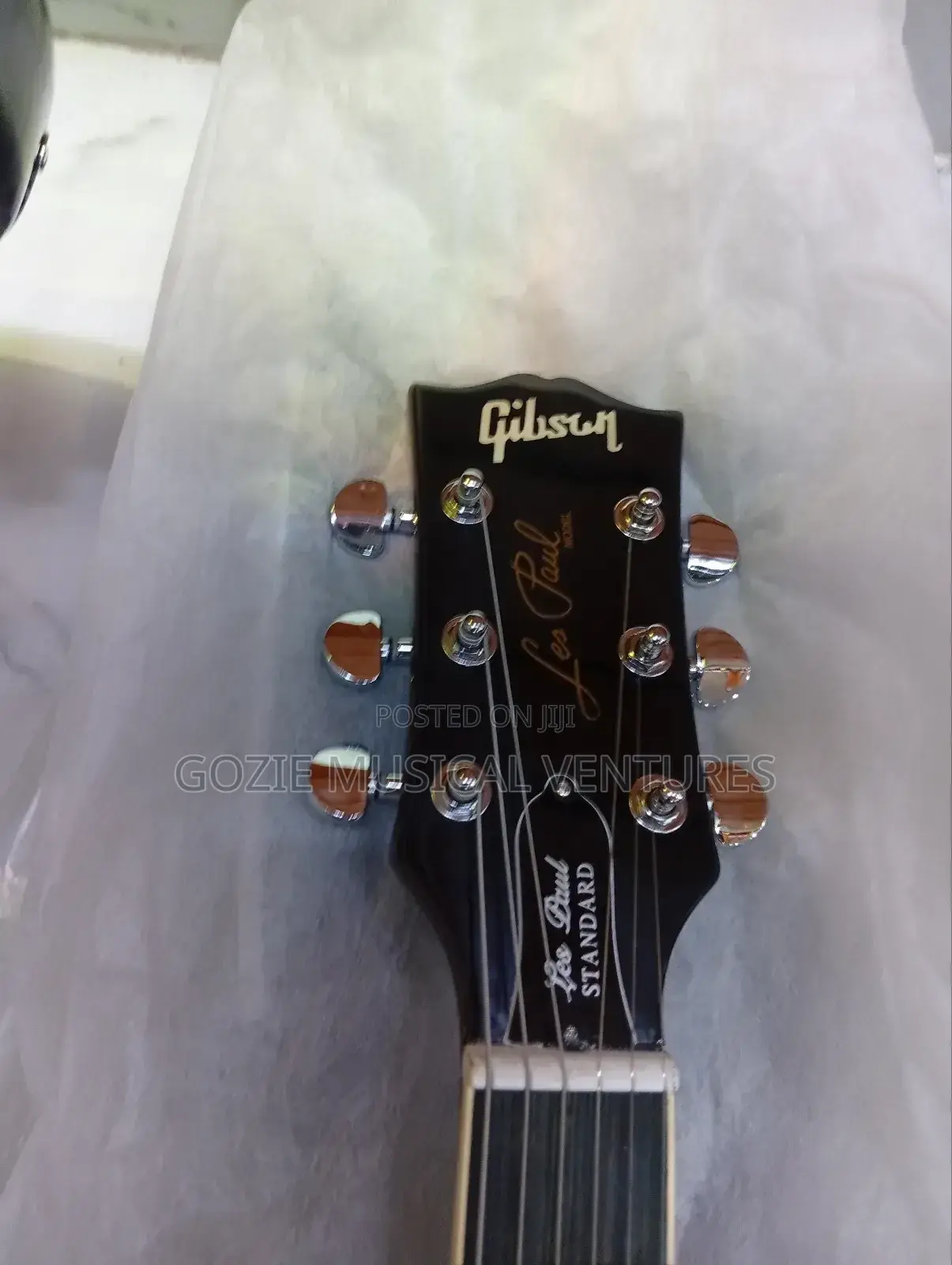 Gibson Less Paul 6 Strings Electric Lead Guitar