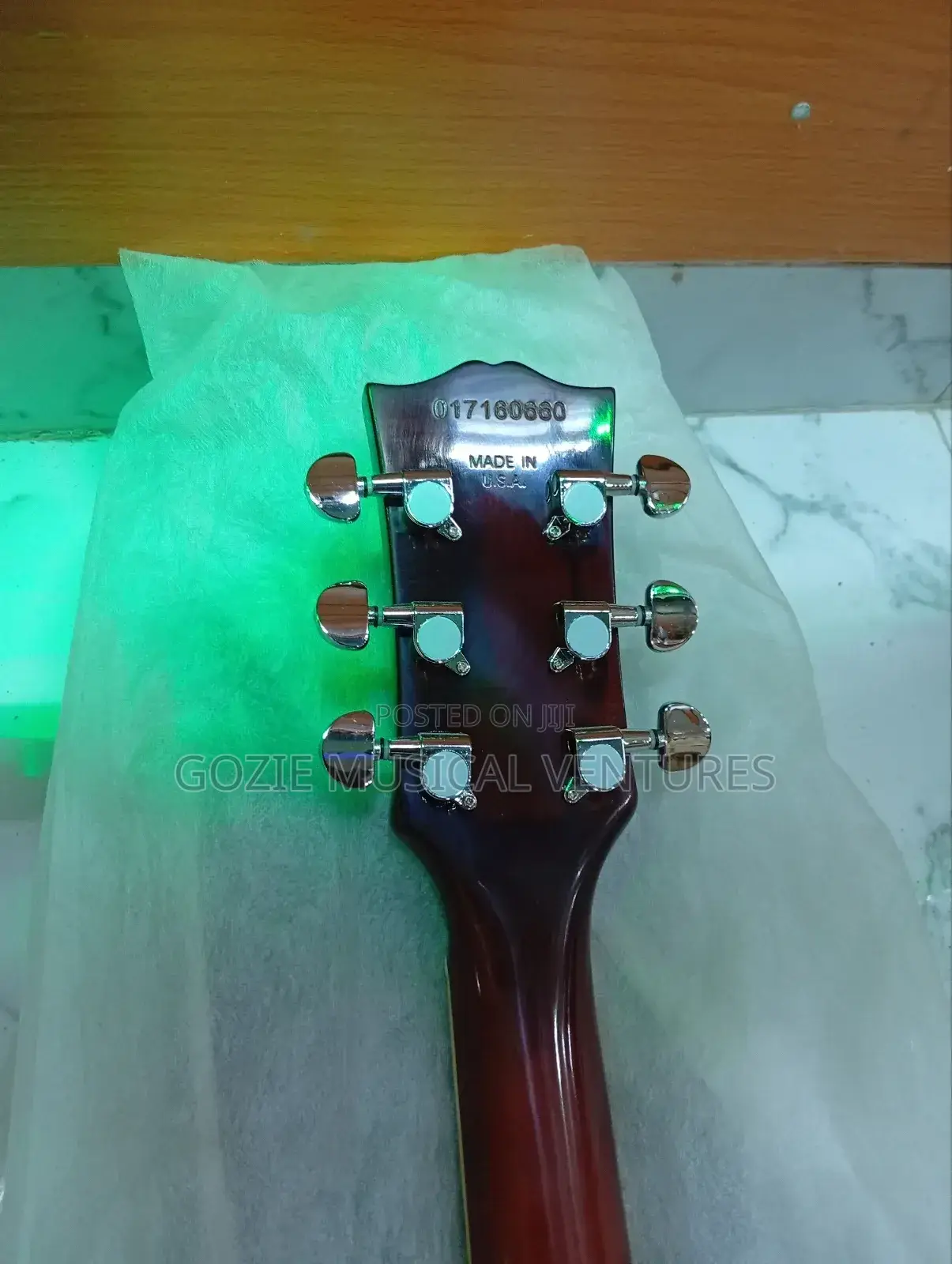 Gibson Less Paul 6 Strings Electric Lead Guitar