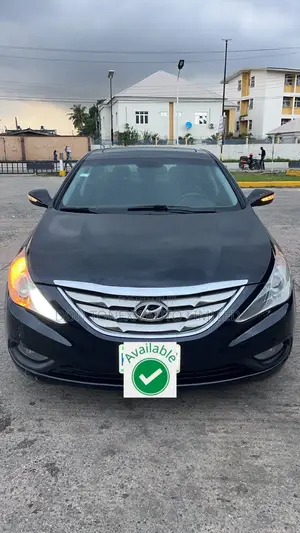 Hyundai Sonata Limited 2.0T Sedan (2.0L 4cyl 6A) 2011 Black