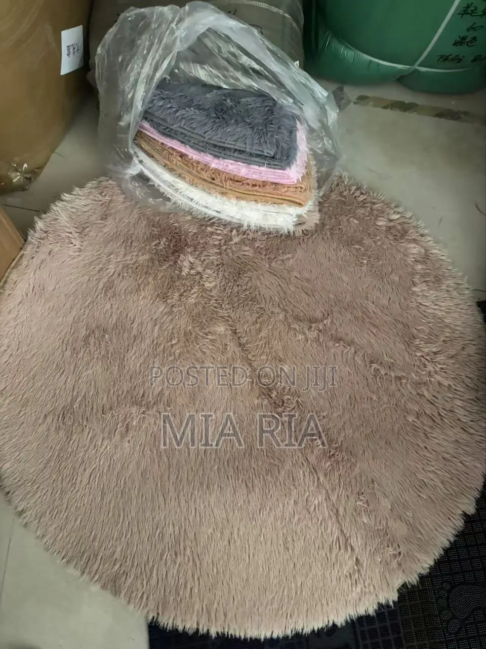 Fluffy Center Rug