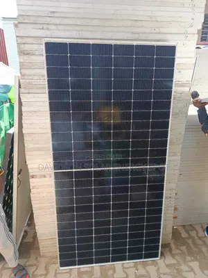 550watt Canadian Solar Panel Halfcourt