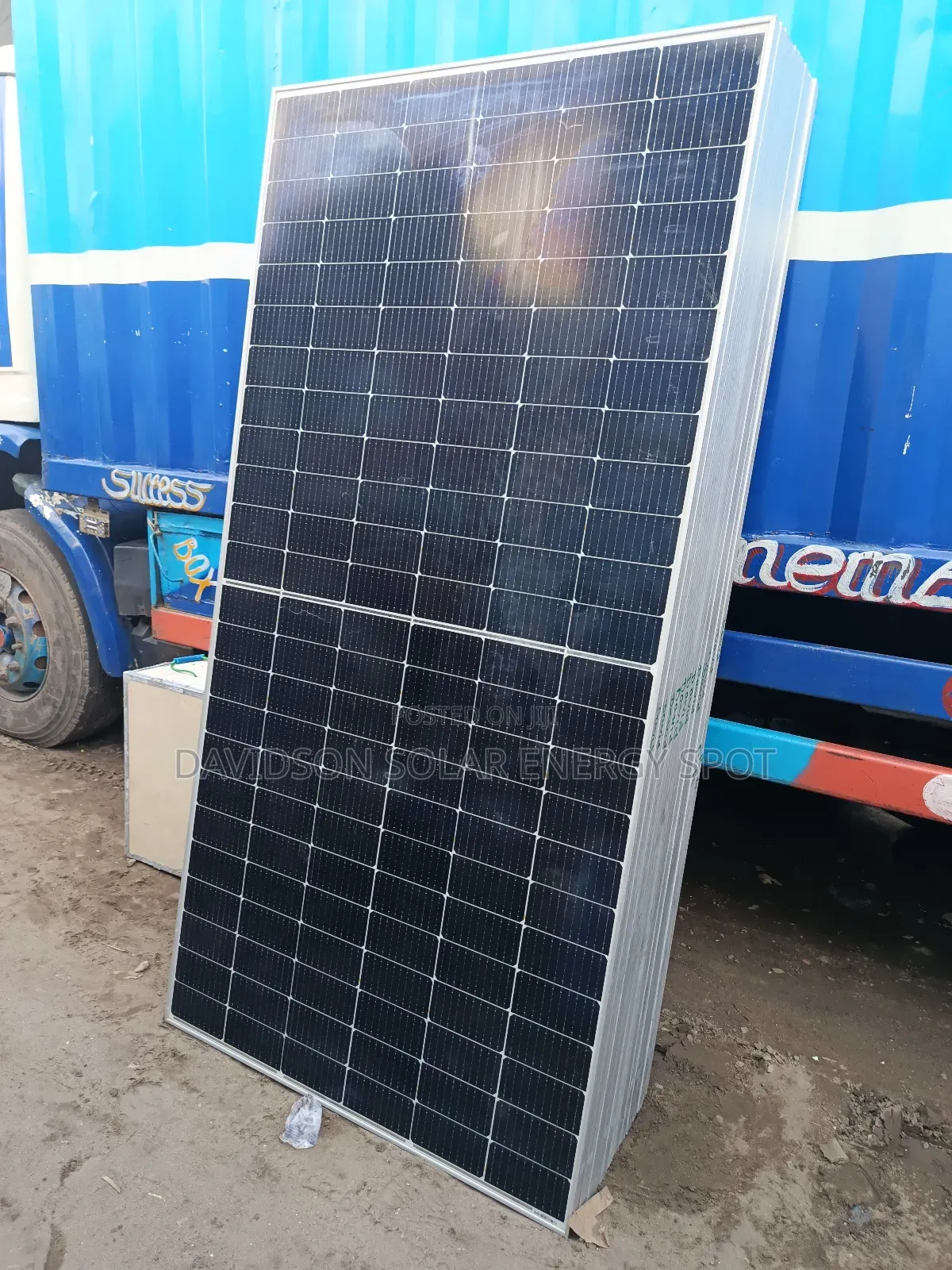 600watt Canadian Solar Panel Halfcourt