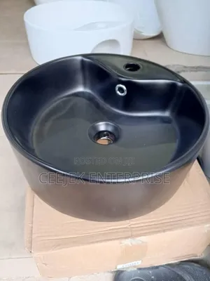Black Contertop Basin With Tap Hole