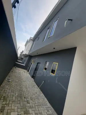 3bdrm Apartment in Abraham Adesanya Estate for rent