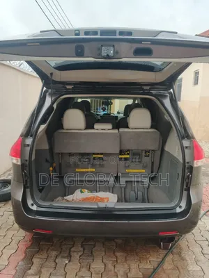 Toyota Sienna For Hire