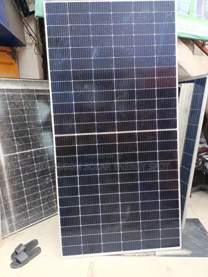 550watt Canadian Solar Panel Halfcourt