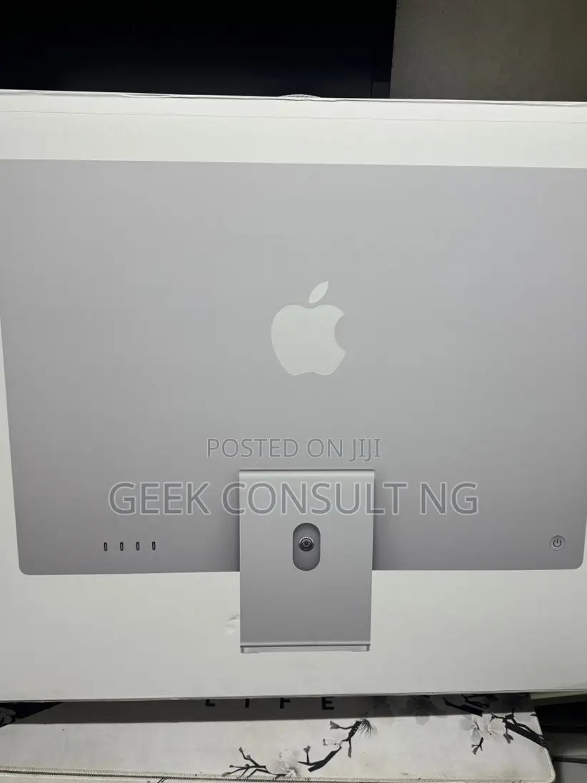 Apple iMac M4