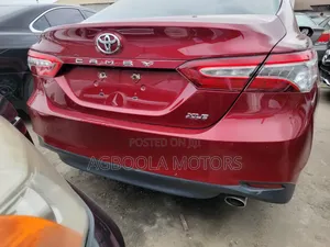 Toyota Camry XLE 2021 Red