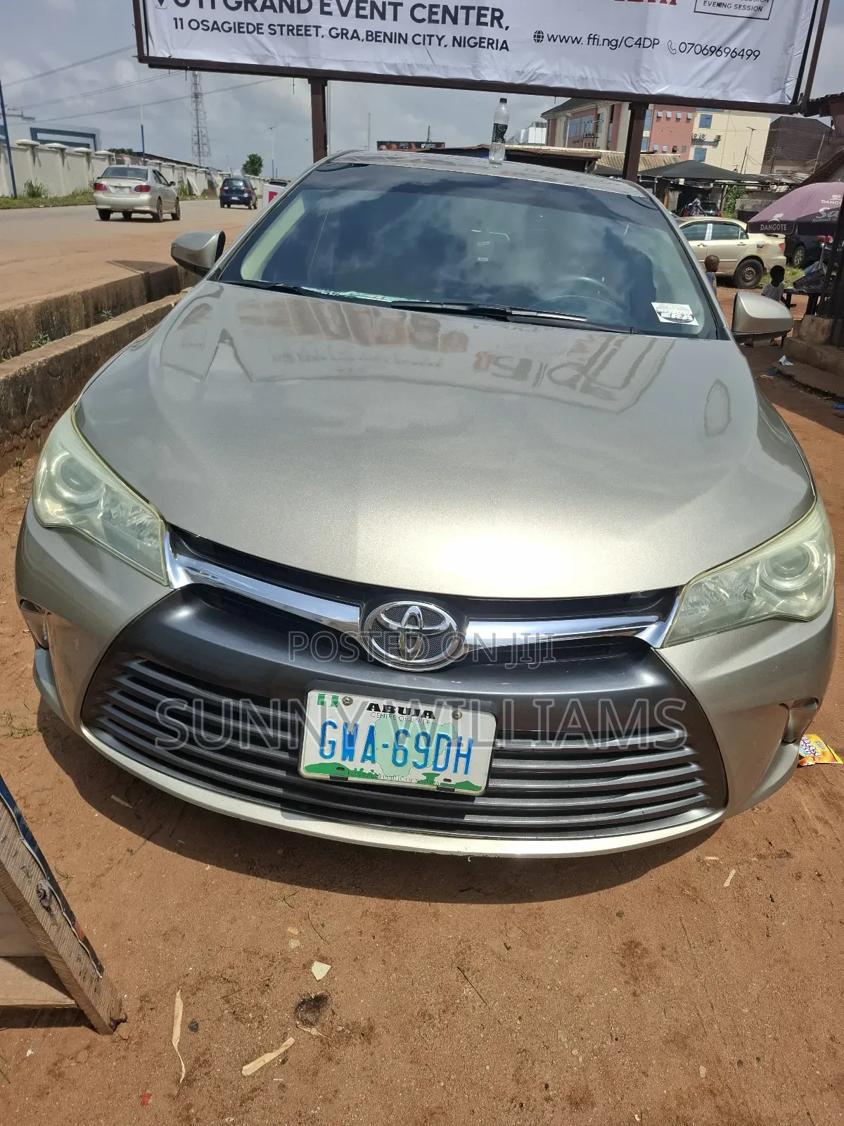 Toyota Camry 2017 Brown