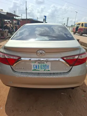 Toyota Camry 2017 Brown