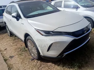 Toyota Venza Limited 2022 Silver