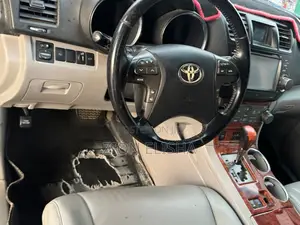Toyota Highlander Limited 2010 Red