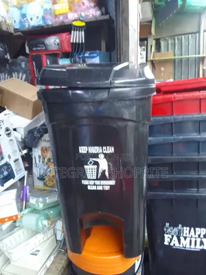 Plastic Waste Bin/Dustbin 120 Litre Black