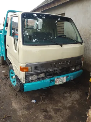 Nigeria Used Toyota Dyna 150 1999 Model Truck