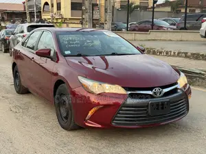 Toyota Camry LE 4dr Sedan (2.5L 4cyl 6A) 2016 Red