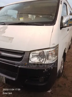 Toyota HiAce 2010 White