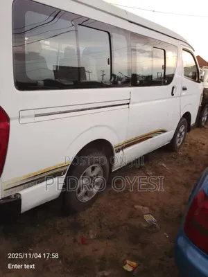 Toyota HiAce 2010 White
