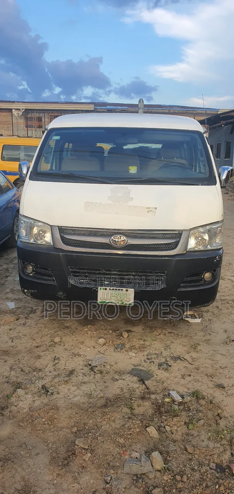 Toyota HiAce 2010 White