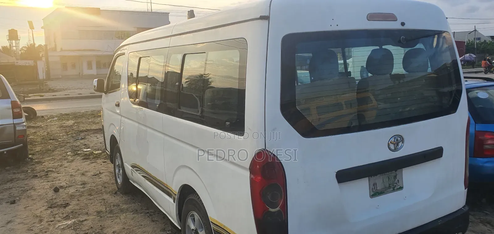 Toyota HiAce 2010 White