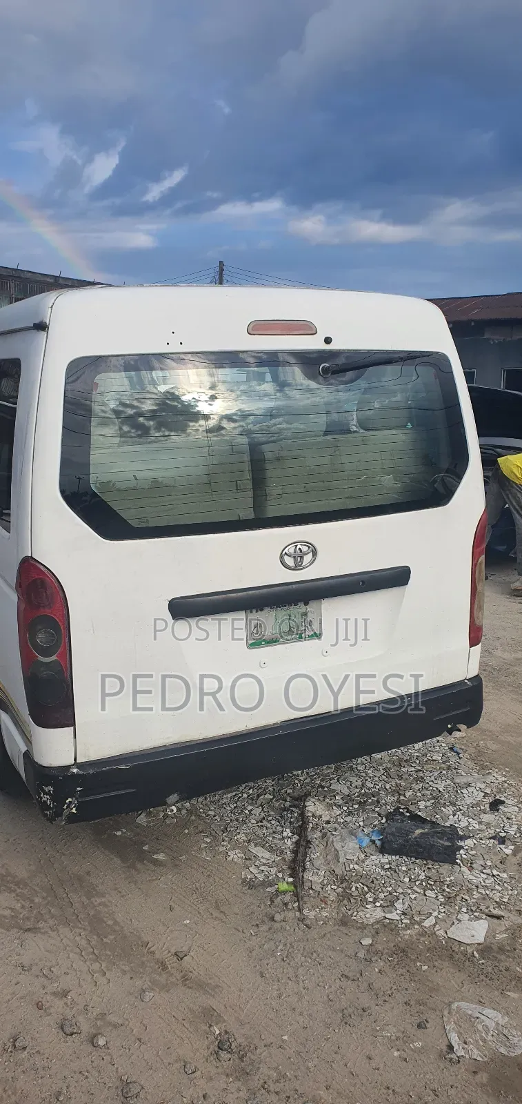 Toyota HiAce 2010 White