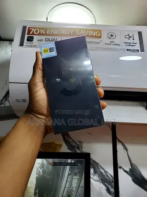 New Samsung Galaxy S22 Ultra 5G 256 GB Green