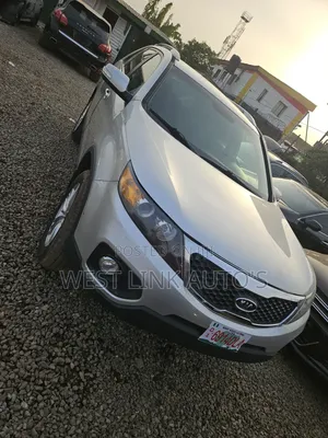 Kia Sorento 2011 Silver